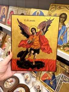 Рукописная икона Архангел Михаил с кракелюром №60 (Размер 17х21 см)