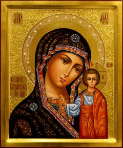 Рукописная Казанская икона с резьбой и жемчугом 80 (Размер 21*25 см)