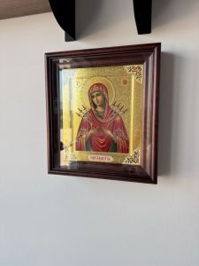 Рукописная икона Семистрельная с резьбой №62 (Размер 27х31 см)